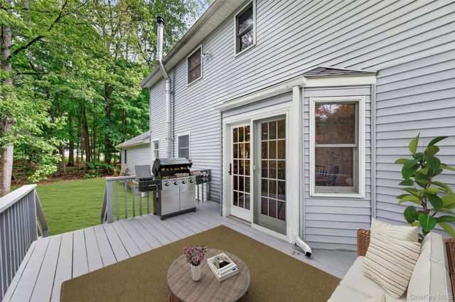 9 Karen Court, Rock Tavern, NY 12575