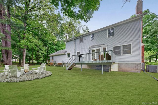 9 Karen Court, Rock Tavern, NY 12575