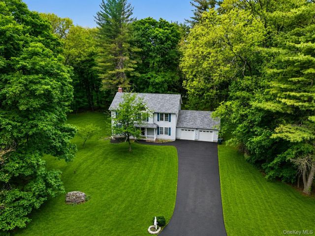 9 Karen Court, Rock Tavern, NY 12575