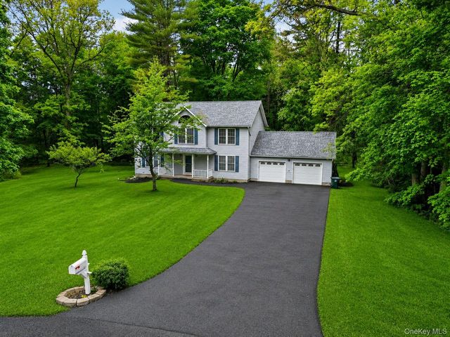 9 Karen Court, Rock Tavern, NY 12575
