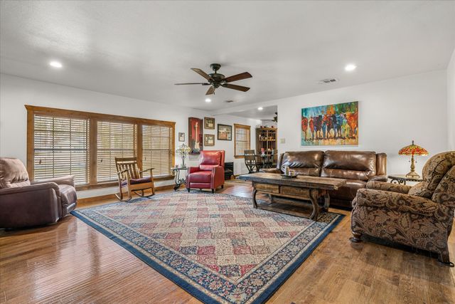 110 Vz County Road 2121, Canton, TX 75103