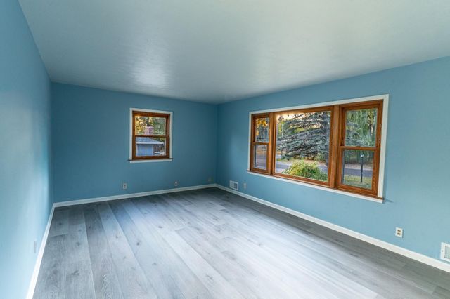 1740 Onacrest Curve, Maplewood, MN 55117