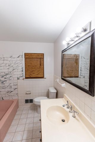 1740 Onacrest Curve, Maplewood, MN 55117