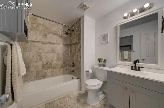 3378 Foxridge Drive, Colorado Springs, CO 80916