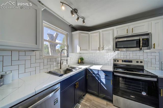 3378 Foxridge Drive, Colorado Springs, CO 80916