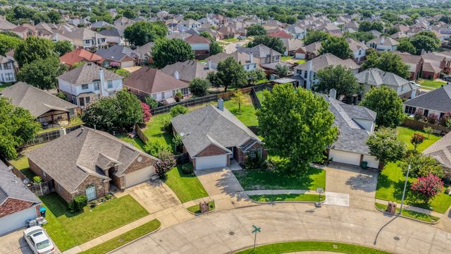 4567 Summerbrook Circle, Fort Worth, TX 76137