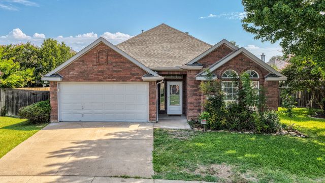 4567 Summerbrook Circle, Fort Worth, TX 76137