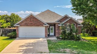 4567 Summerbrook Circle, Fort Worth, TX 76137