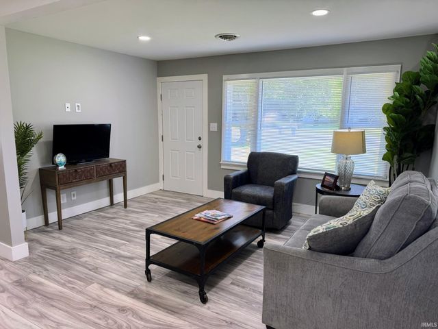 3413 pollack Avenue, Evansville, IN 47714