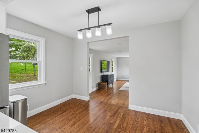 27 Dogwood Rd, Morris Plains Boro, NJ 07950