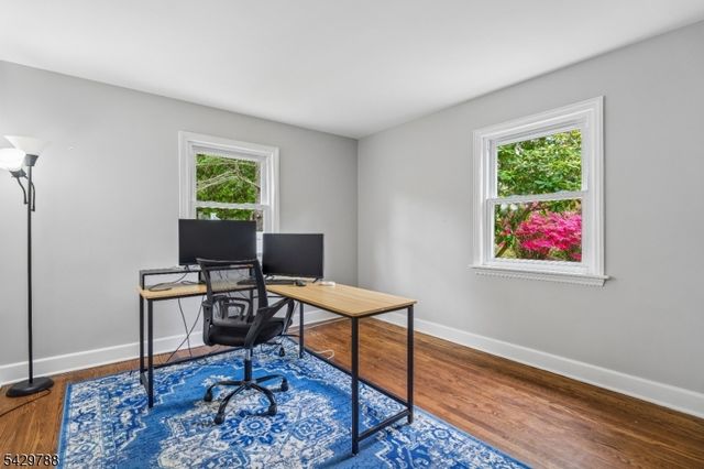 27 Dogwood Rd, Morris Plains Boro, NJ 07950