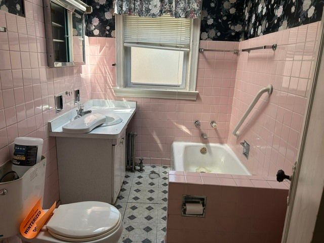 7018 S Calumet Avenue, Chicago, IL 60637