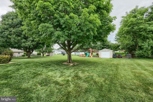 25 FIELDCREST DR, Littlestown, PA 17340
