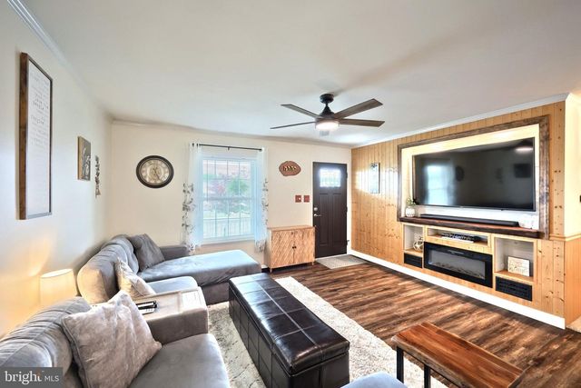 25 FIELDCREST DR, Littlestown, PA 17340