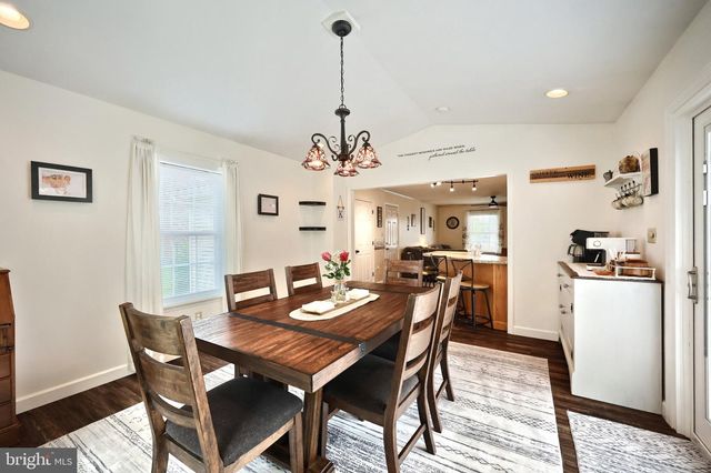 25 FIELDCREST DR, Littlestown, PA 17340