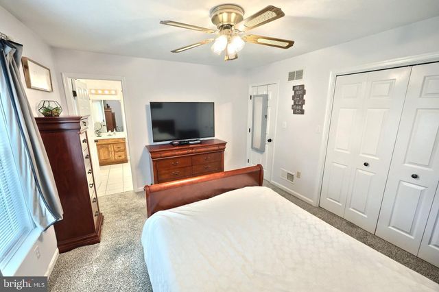 25 FIELDCREST DR, Littlestown, PA 17340
