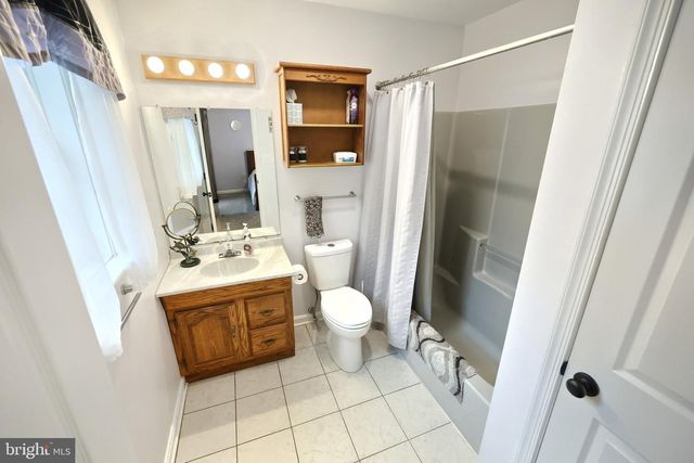 25 FIELDCREST DR, Littlestown, PA 17340