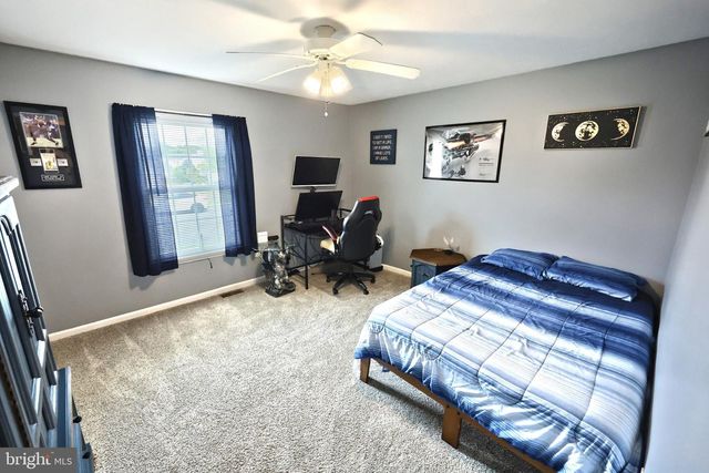 25 FIELDCREST DR, Littlestown, PA 17340