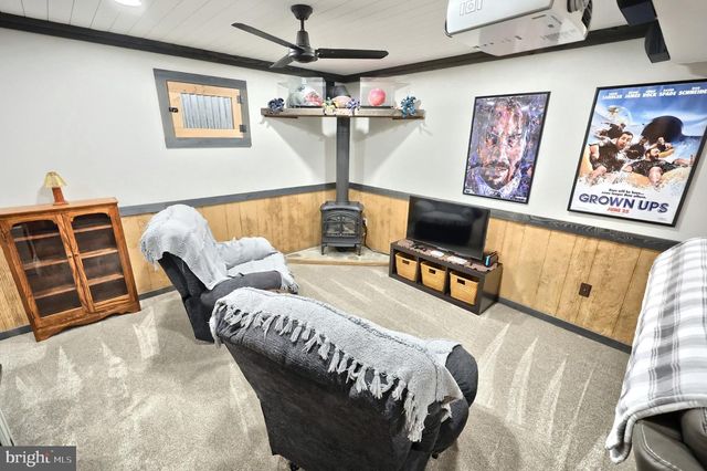 25 FIELDCREST DR, Littlestown, PA 17340
