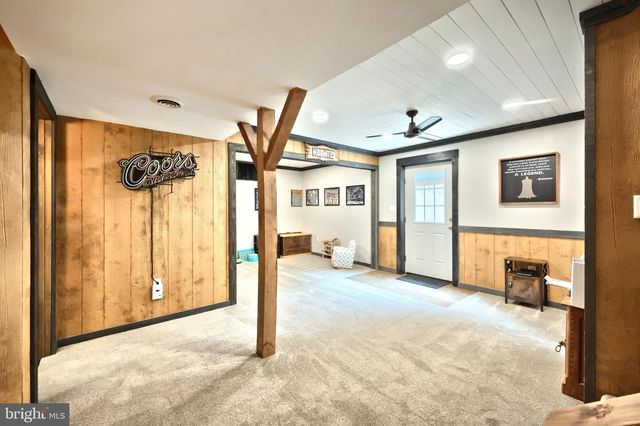 25 FIELDCREST DR, Littlestown, PA 17340