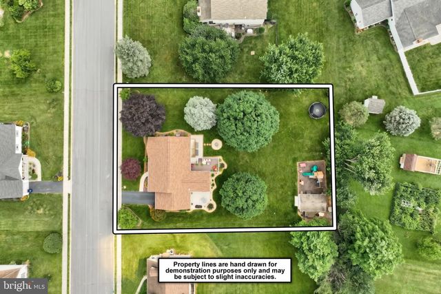 25 FIELDCREST DR, Littlestown, PA 17340