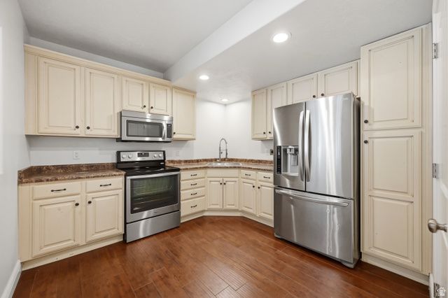 5977 W HEAVY CLOUD CIR, Herriman, UT 84096
