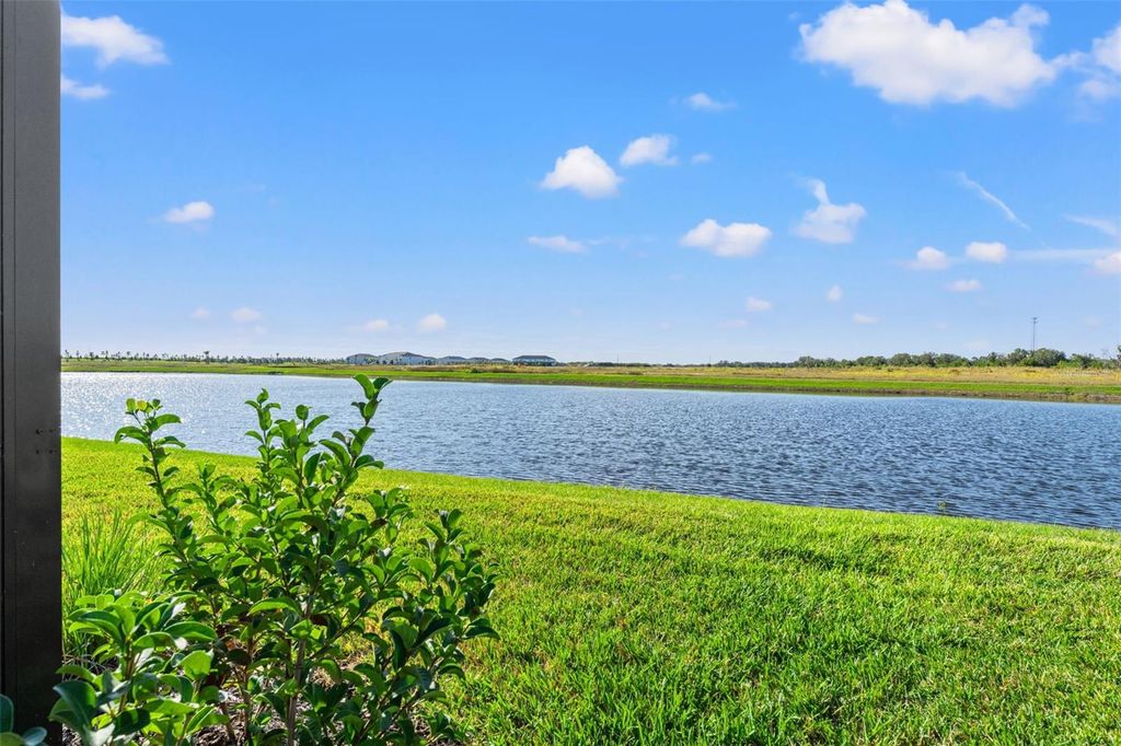 Image 2 of property listing at 2130 SYLVESTER PALM LANE, Bradenton, FL 34212