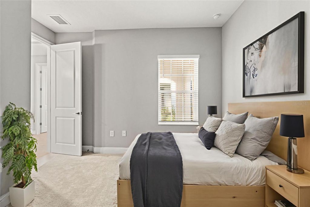 Image 12 of property listing at 2130 SYLVESTER PALM LANE, Bradenton, FL 34212