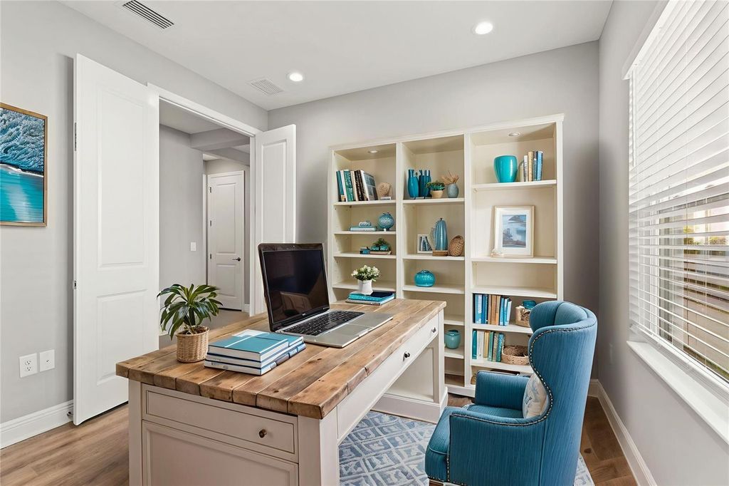 Image 13 of property listing at 2130 SYLVESTER PALM LANE, Bradenton, FL 34212