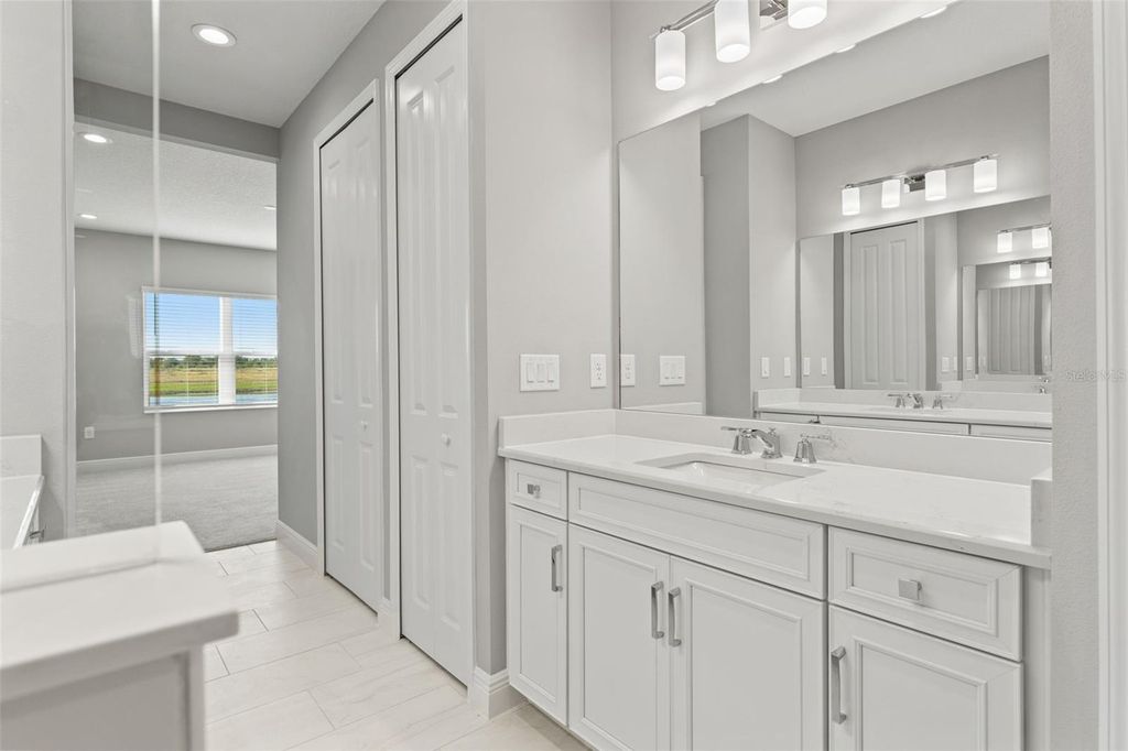 Image 16 of property listing at 2130 SYLVESTER PALM LANE, Bradenton, FL 34212