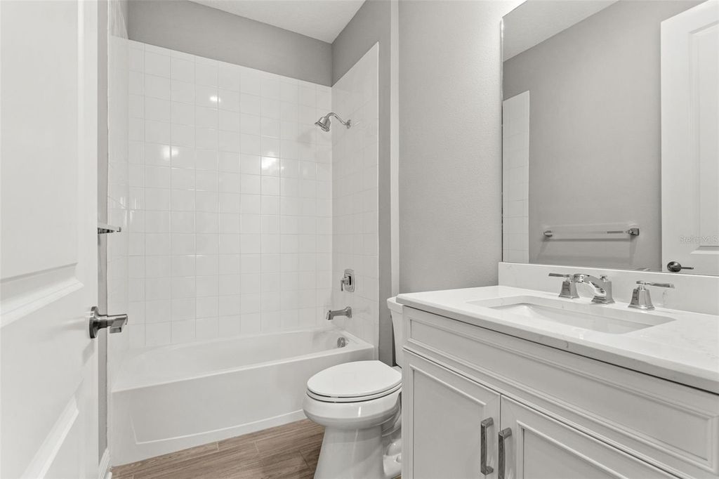 Image 36 of property listing at 2130 SYLVESTER PALM LANE, Bradenton, FL 34212