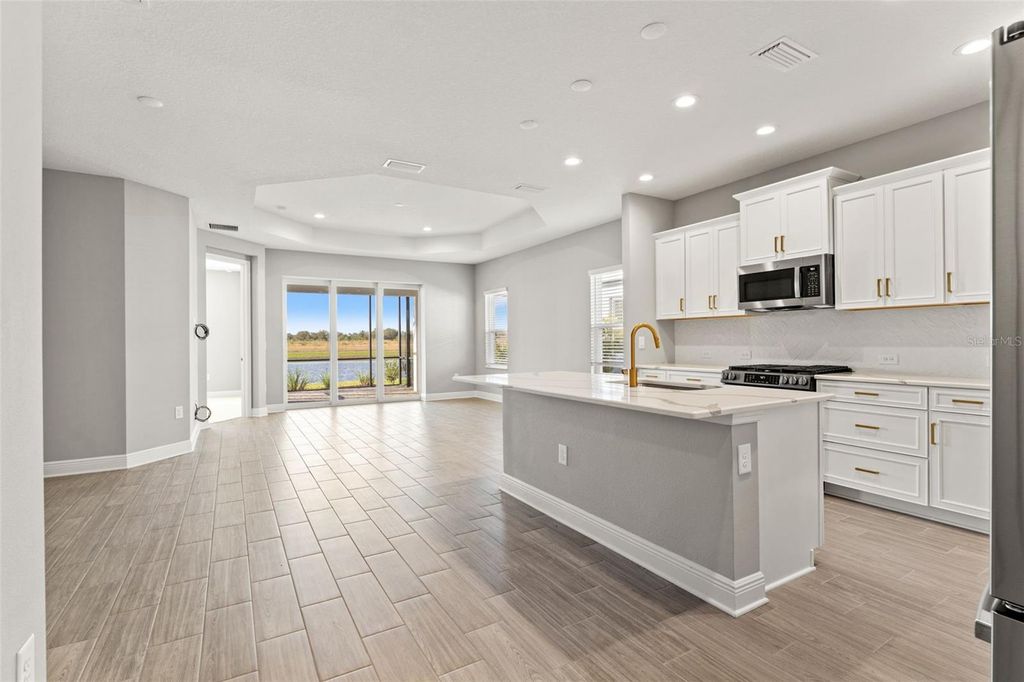 Image 7 of property listing at 2130 SYLVESTER PALM LANE, Bradenton, FL 34212