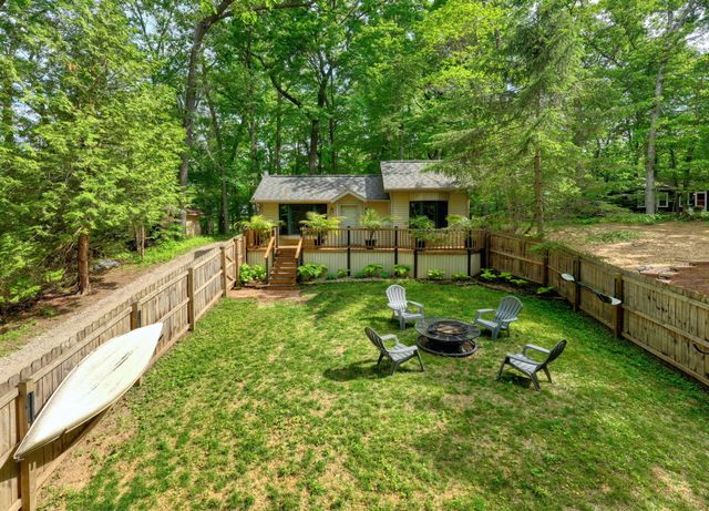 2114 Timber Lane, Norvell Twp, MI 49230
