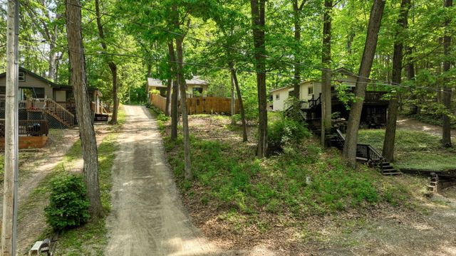 2114 Timber Lane, Norvell Twp, MI 49230