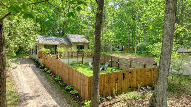 2114 Timber Lane, Norvell Twp, MI 49230