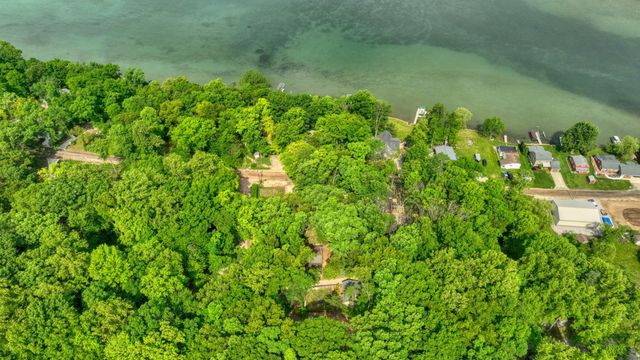 2114 Timber Lane, Norvell Twp, MI 49230