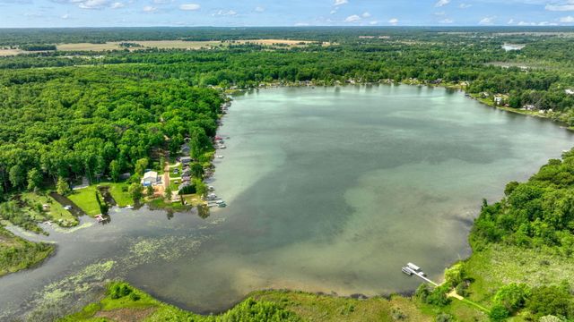 2114 Timber Lane, Norvell Twp, MI 49230