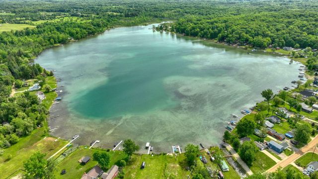 2114 Timber Lane, Norvell Twp, MI 49230