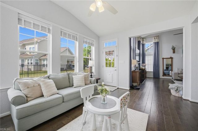 5449 Memorial DR, Virginia Beach, VA 23455