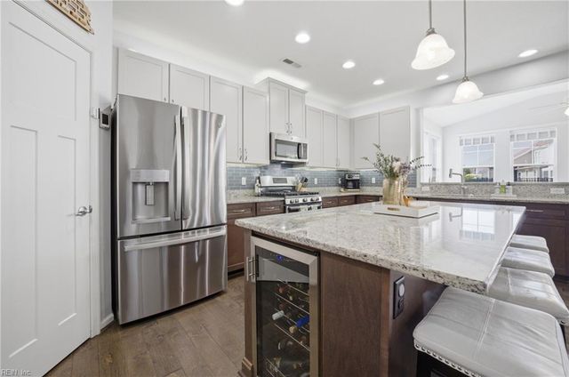 5449 Memorial DR, Virginia Beach, VA 23455