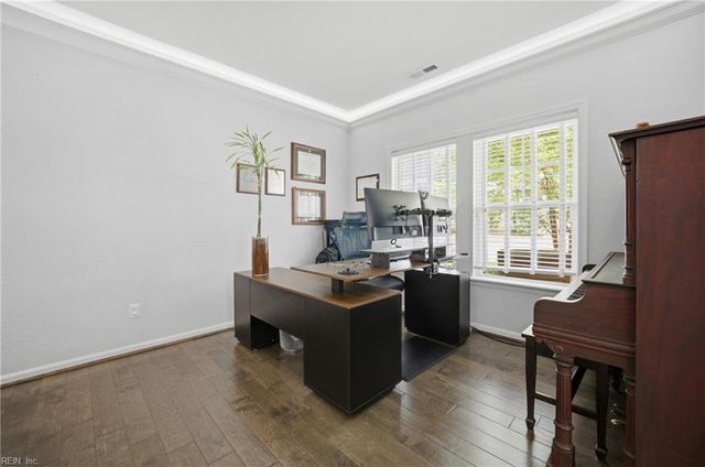 5449 Memorial DR, Virginia Beach, VA 23455