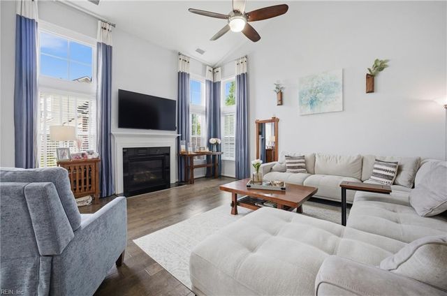 5449 Memorial DR, Virginia Beach, VA 23455