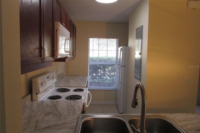 261 AUTUMN LANE 4, Kissimmee, FL 34743