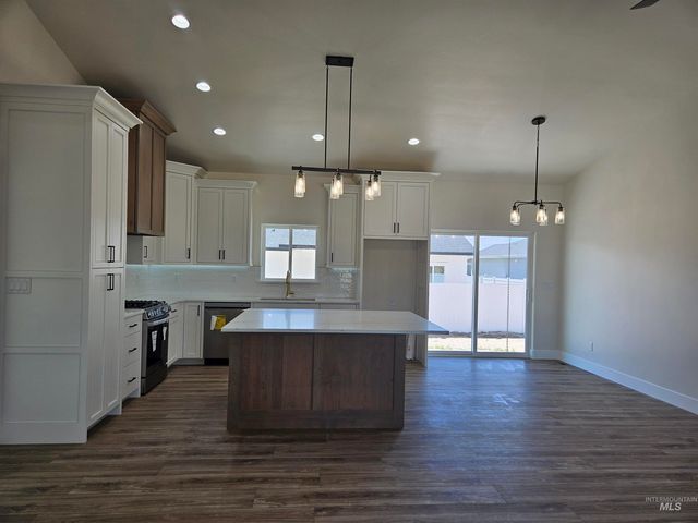 2015 Trae St, Jerome, ID 83338