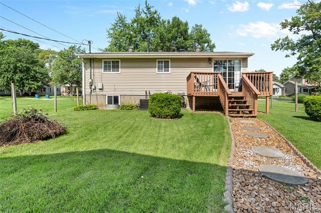 235 10th Street, Wood River, IL 62095