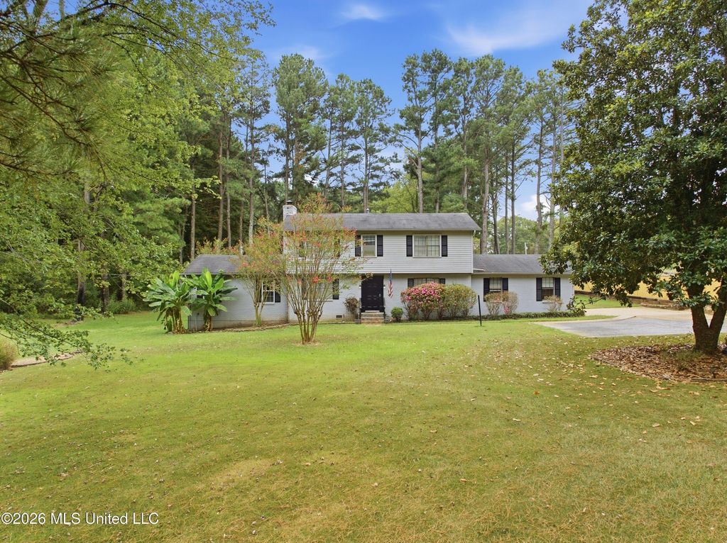 120 Oakwood Drive, Byhalia, MS 38611 — exterior