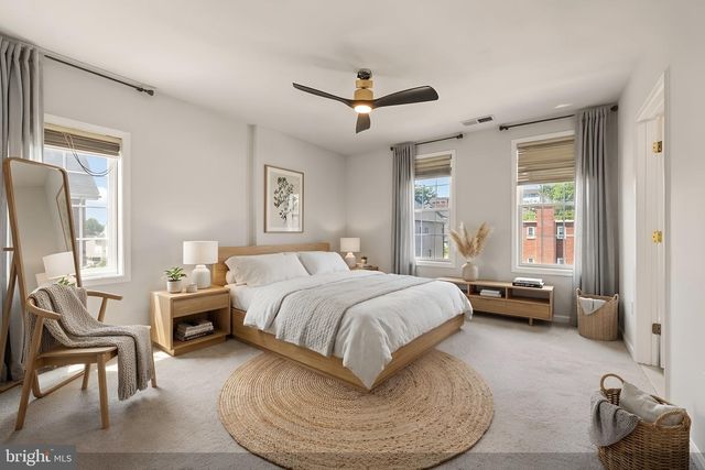 2012 S GLEBE RD, Arlington, VA 22204