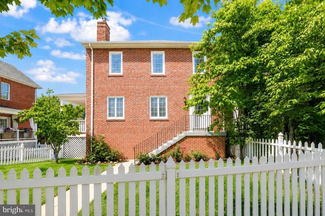 2012 S GLEBE RD, Arlington, VA 22204