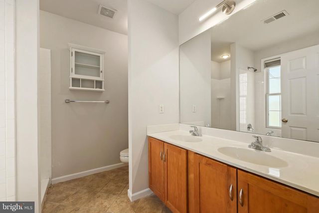 2012 S GLEBE RD, Arlington, VA 22204