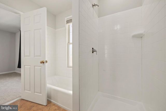 2012 S GLEBE RD, Arlington, VA 22204